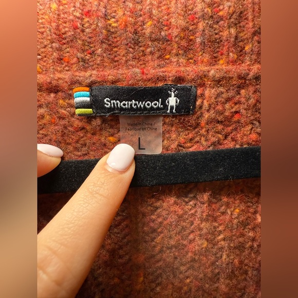 Smartwool - Women's Relaxed Fit Button Down Cozy Lodge Cropped Cardigan Sweater - Picture 4 of 7